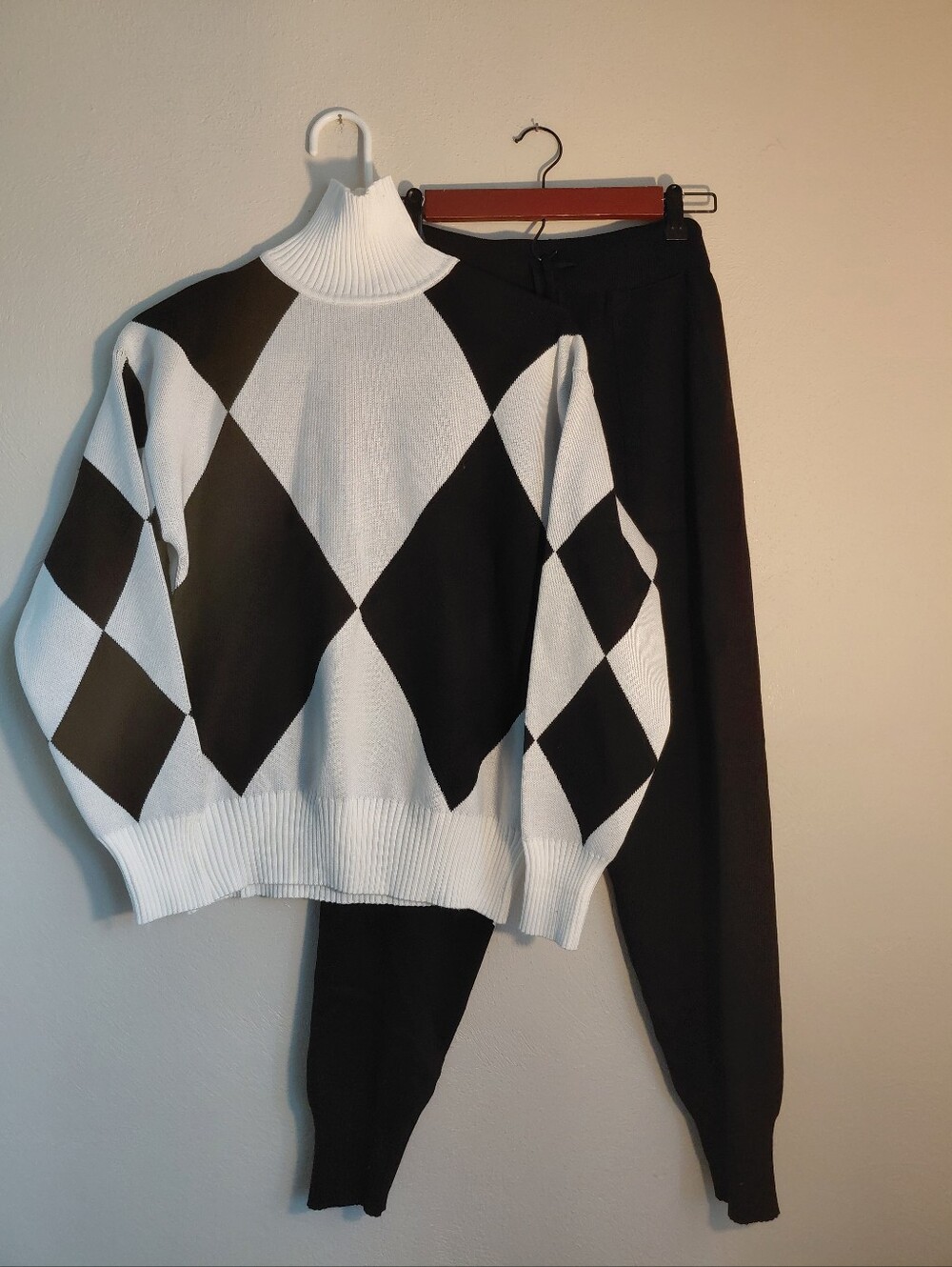 Womens Black & White Argyle Turtleneck Sweater And Pants Set